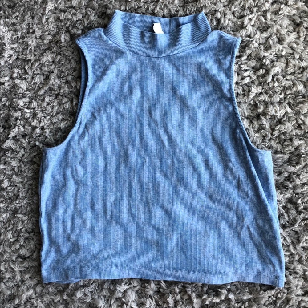 Mock neck cropped tank!